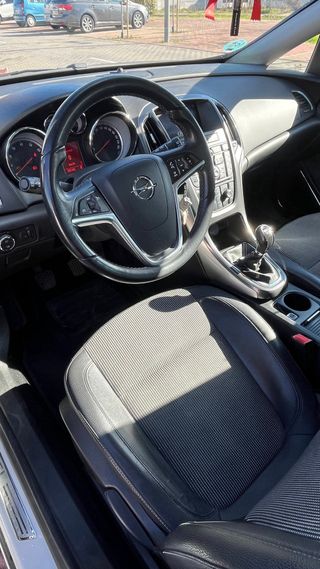 Opel Astra 2011 1.4 turbo 140cv