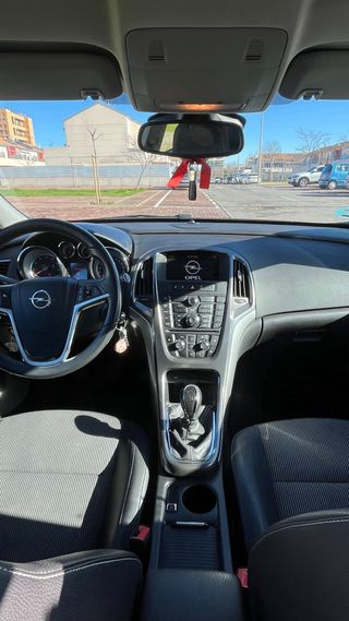 Opel Astra 2011 1.4 turbo 140cv