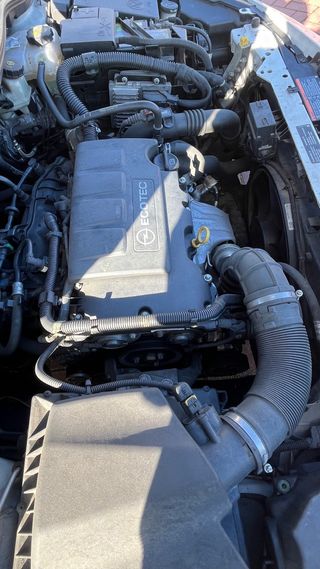 Opel Astra 2011 1.4 turbo 140cv