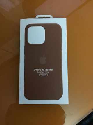Funda Piel iPhone 16 Pro Max + Magsafe + Cargador