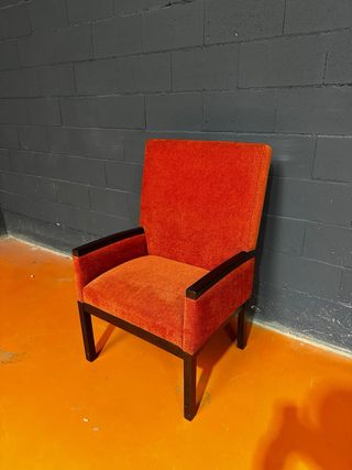 Sillón butaca con tapicería de alta calidad