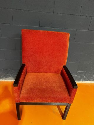 Sillón butaca con tapicería de alta calidad