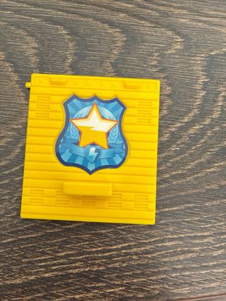 Comisaría Superzings con Moto