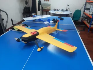 Avión radiocontrol acrobático