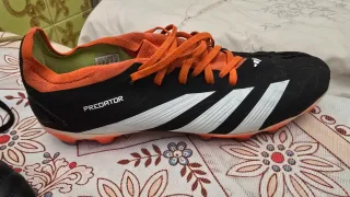 Botas de fútbol Adidas Predator y Copa Mundial
