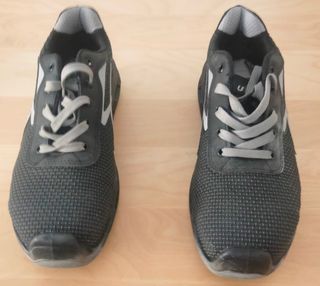 Zapatos de seguridad negros y grises. U.Power.