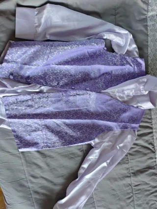 Traje de novio color blanco. Talla 50- 56. 1puesta