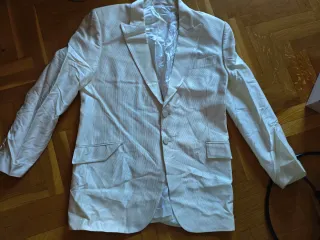 Traje de novio color blanco. Talla 50- 56. 1puesta