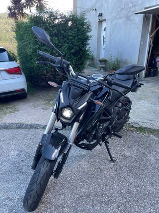 Voge 125R Negra