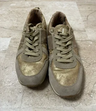 Zapatillas U.S. Polo Assn. Beige y Dorado