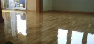 Acuchillado y Barnizado