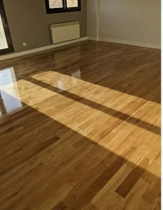 Acuchillado y Barnizado