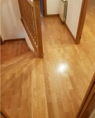 Acuchillado y Barnizado