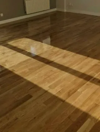 Acuchillado y Barnizado