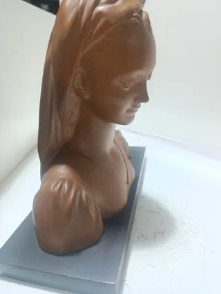 Virgen María terracota firmada JM Ullan