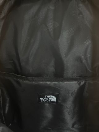 Mochila The North Face Morada y Negra