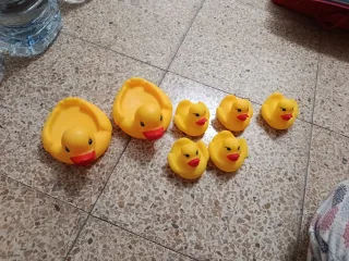 Lote de 7 patitos de goma amarillos
