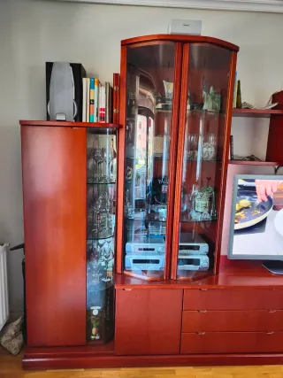 Mueble de salón madera y cristal