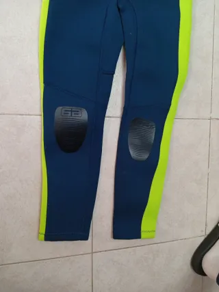 Neopreno Banana Bite.