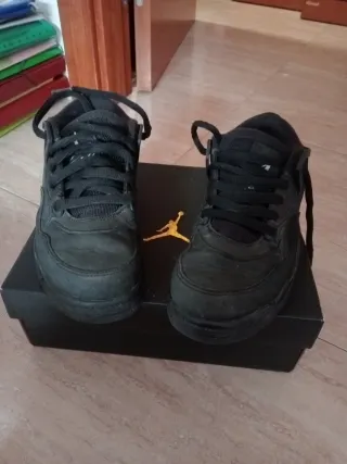 Jordan Bambas Niño Negras Talla 35.5 Usada muy poc