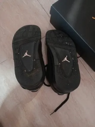 Jordan Bambas Niño Negras Talla 35.5 Usada muy poc