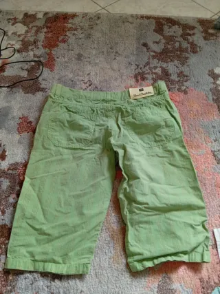 Pantaloni corti verdi estivi