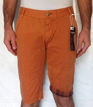 Pantalón corto beige, remate reversible + cinturón