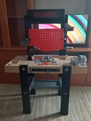 Banco de herramientas Black+Decker para niños.