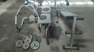 Banco de Abdominales y Pesas