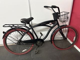 Bicicleta Cruiser Negra con Canasta