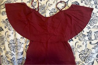 Mono corto vino tinto con volantes