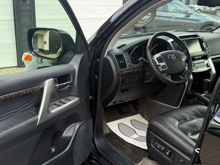 Toyota Land Cruiser 200 2015