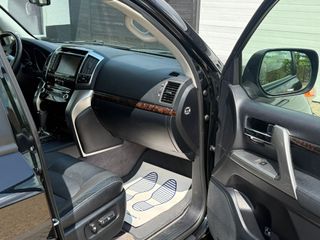 Toyota Land Cruiser 200 2015