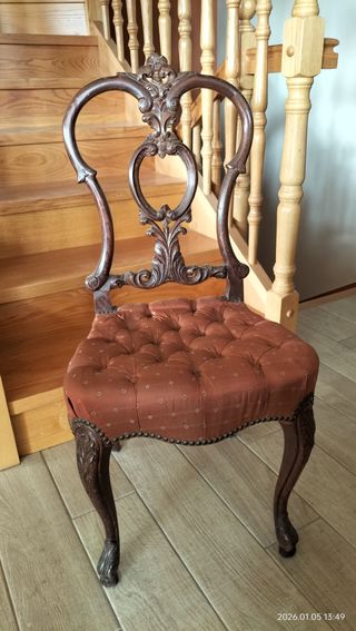 Pequeña Silla Isabelina