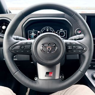 Toyota Yaris GR 280 MT TOURING PACK 2025