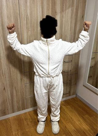 Mono de punto blanco