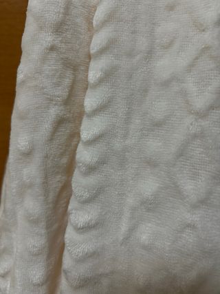 Mono de punto blanco