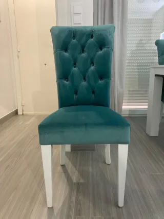 Mesa y 4 Sillas Comedor