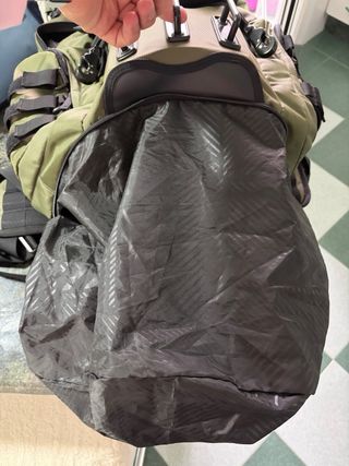 Mochila Oakley Kitchen Sink Negra/Verde