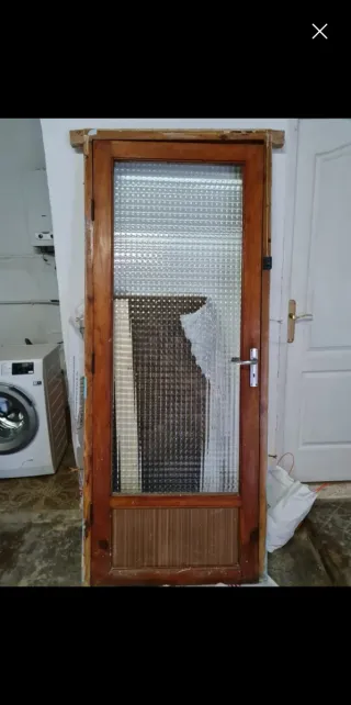 Puerta madera mobila con cristal