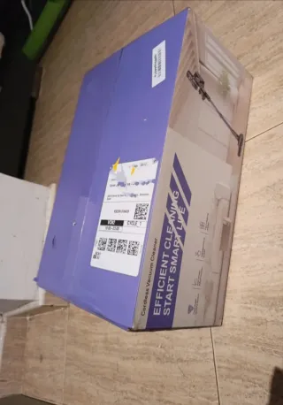 Aspiradora de mano ciclónica morada