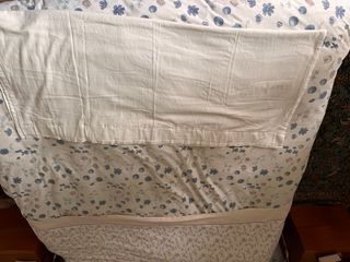 Tende bianche in tessuto di cotone