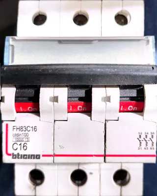 Interruttore magnetotermico FH83c16 BTDIN100