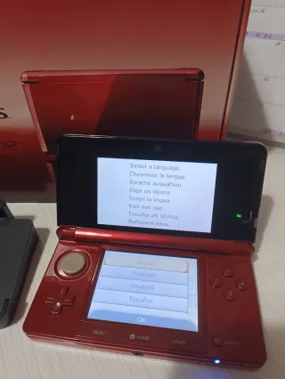 Nintendo 3DS Roja con Caja y Cargador