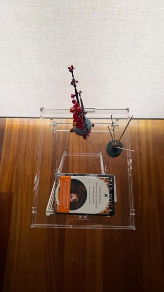 Mesa auxiliar acrílico transparente