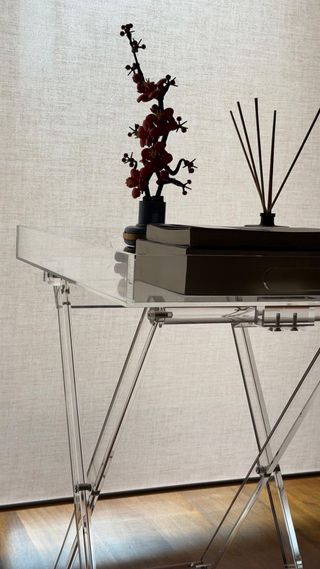 Mesa auxiliar acrílico transparente