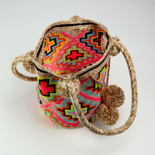 Bolso Wayuu tejido a mano multicolor