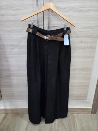 Pantalones negros con cinturón