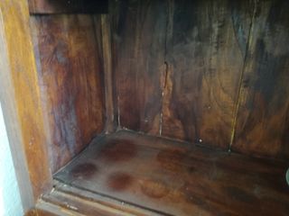 Vitrina madera maciza con puertas de cristal