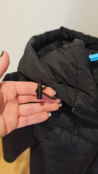 Chaqueta Zara acolchada combinada negra